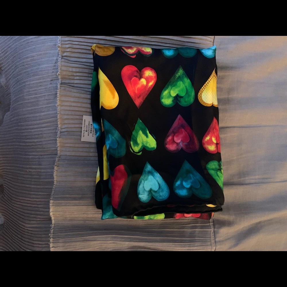 DESIGNER SCARF